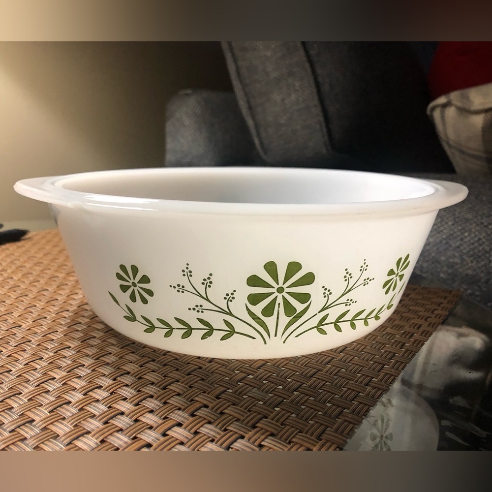 1 1/2 quart Glasbake ware .. white with green flowers